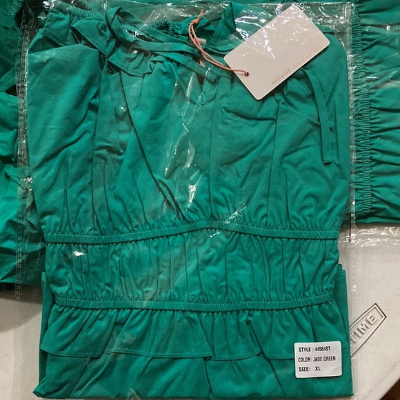 Skies are blue elastic neck lining shorts sleeve - Picture 10 of 12